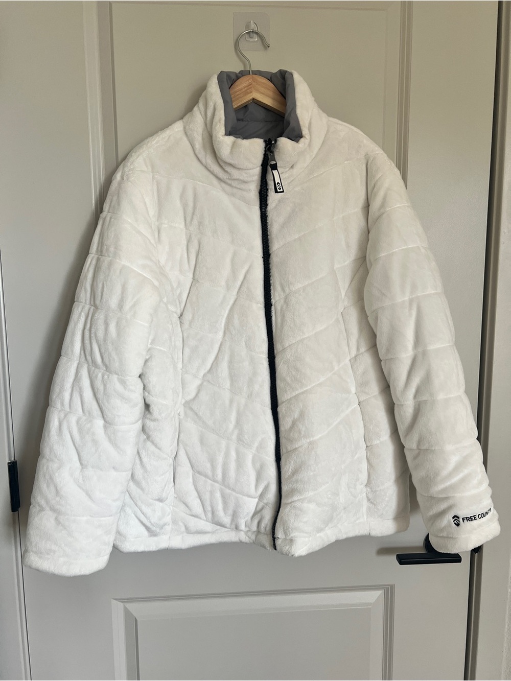 Free Country Plush White Quilted Zip Jacket